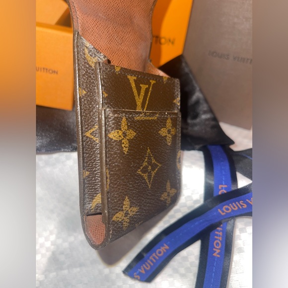 Louis Vuitton Logo Print Case. Satin Dust Bag. - Picture 3 of 9